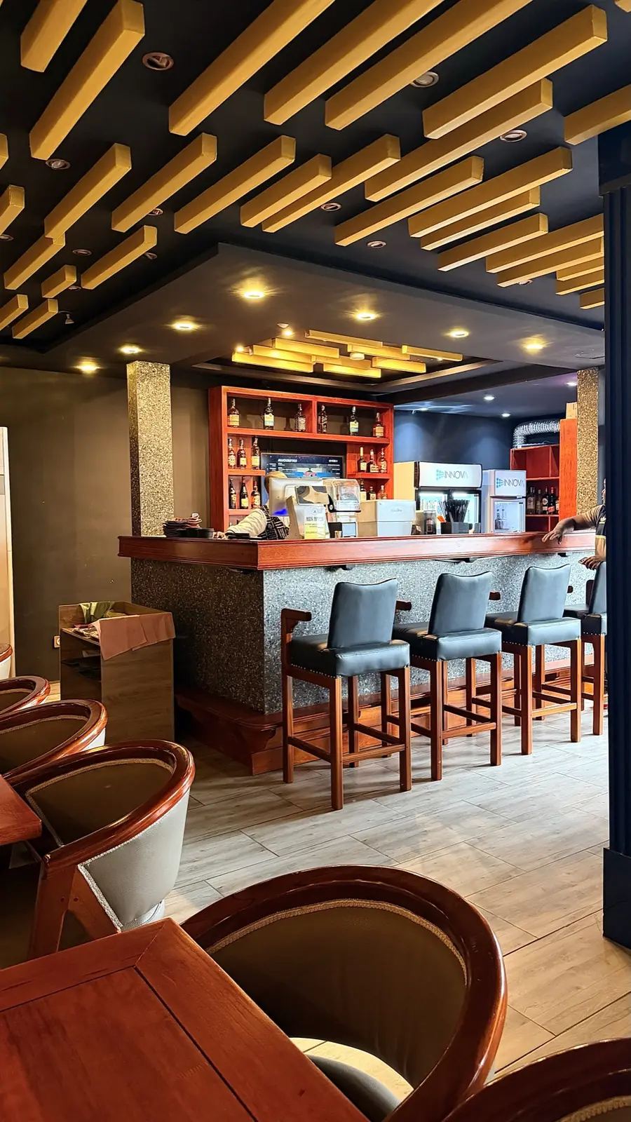 The full-height bar